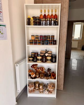 ❌Zajíce v pytli u nás nekoupíš!❌ Pokud se zastavíš u nás v Kozlově u Křižanova, čeká na tebe tahle parádní regálová...